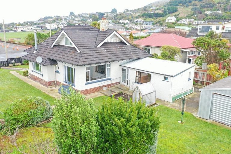 Photo of property in 25 Burrows Street, Bluff, 9814