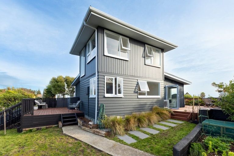 Photo of property in 67 Renown Road, Raumati South, Paraparaumu, 5032