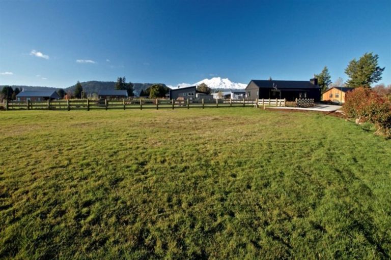 Photo of property in 30 Snowmass Drive, Ohakune, 4625