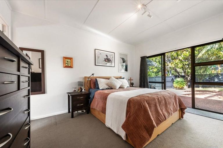 Photo of property in 4191 Great North Road, Glen Eden, Auckland, 0602