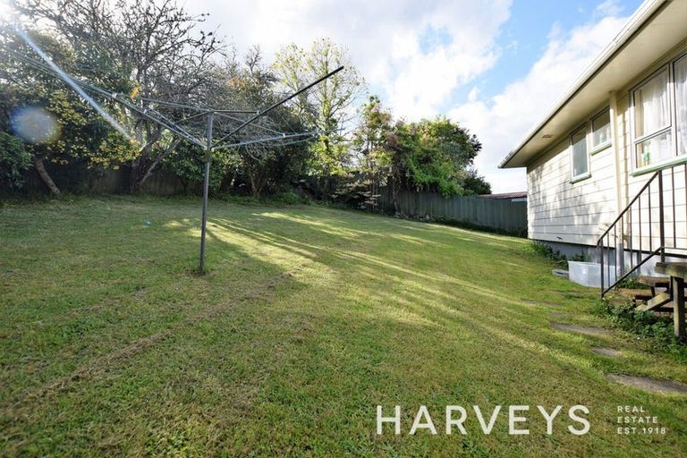 Photo of property in 11 Mile Place, Henderson, Auckland, 0612