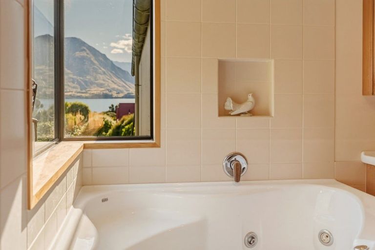 Photo of property in 3 Atherton Place, Wanaka, 9305
