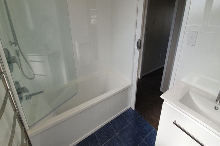 Photo of property in 17 Grosvenor Street, Redwood, Christchurch, 8051