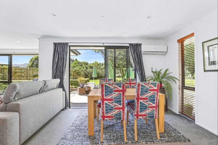 Photo of property in 16 Karaka Place, Kinloch, Taupo, 3377