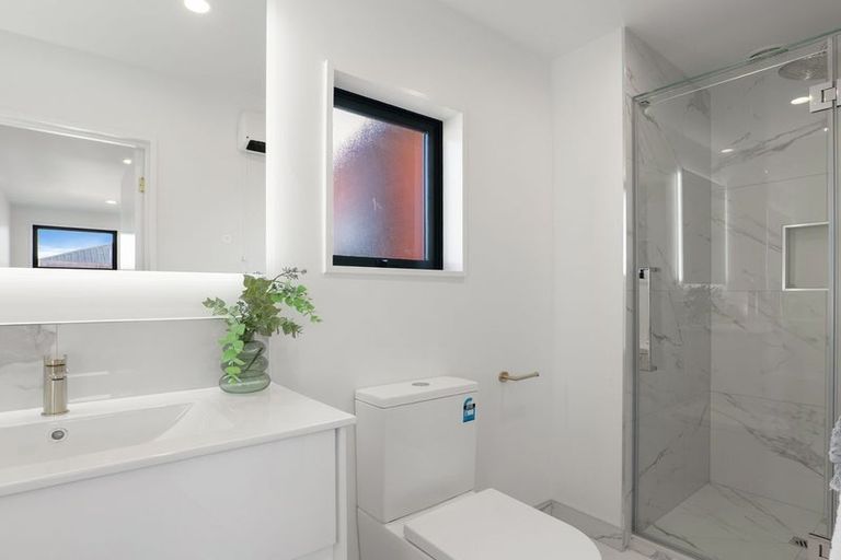 Photo of property in 2/142 Main Road North, Papanui, 8052