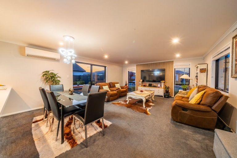 Photo of property in 3 Te Kaeaea Crescent, Wallaceville, Upper Hutt, 5018