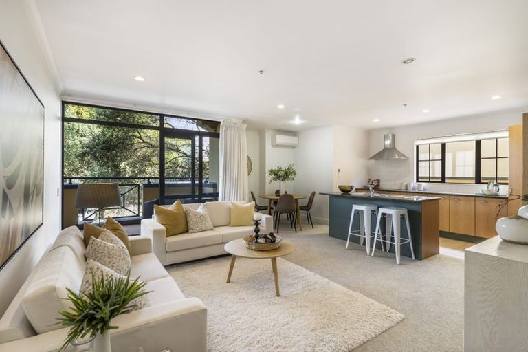 Photo of property in 2c/7-11 Bute Road, Browns Bay, Auckland, 0630