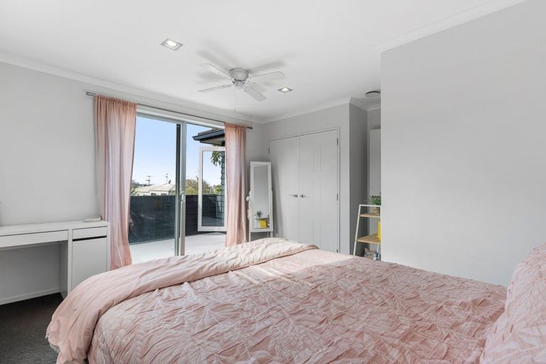 Photo of property in 2 Exmouth Road, Northcote, Auckland, 0627