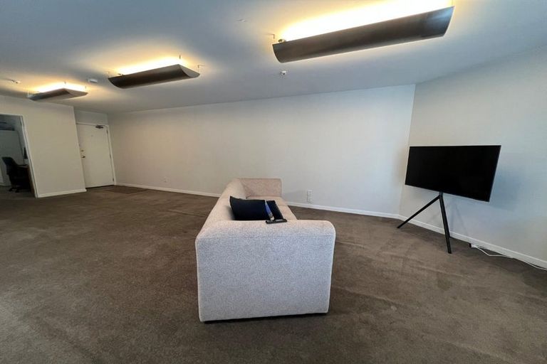 Photo of property in Regent Courts, 3/75 Gloucester Street, Christchurch Central, Christchurch, 8013