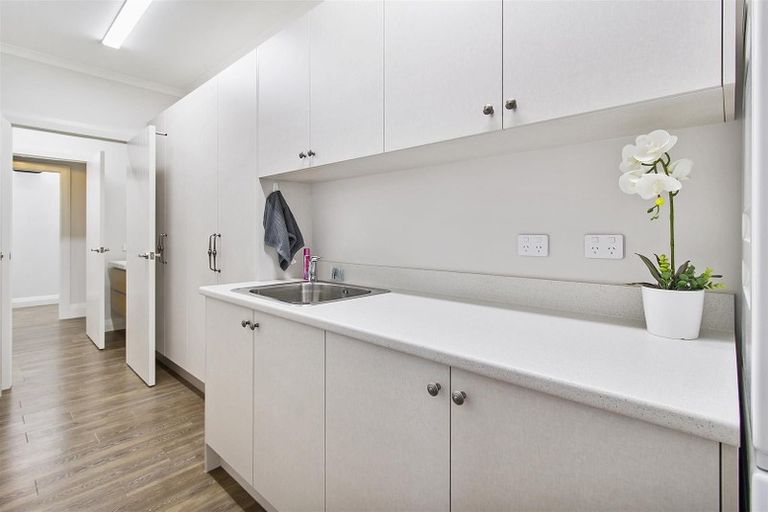 Photo of property in 308 Timaru Road, Waimate, 7978