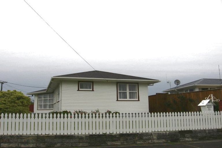 Photo of property in 39 Peters Avenue, Cloverlea, Palmerston North, 4412
