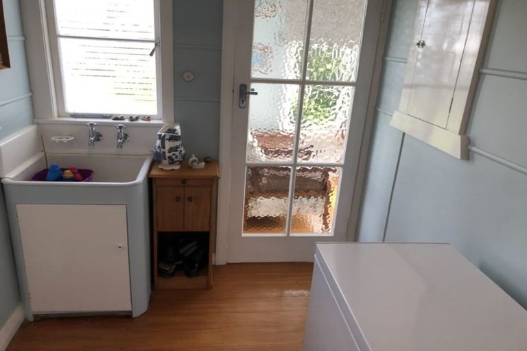 Photo of property in 11 Miranda Street, Stratford, 4332