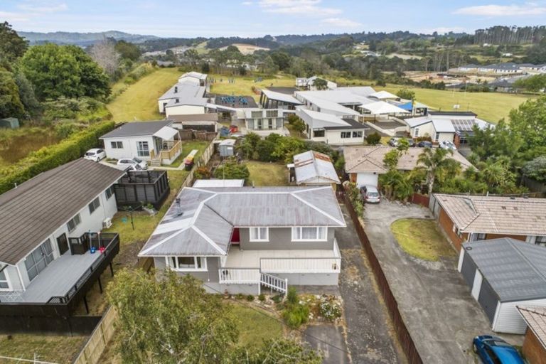 Photo of property in 118 Don Buck Road, Massey, Auckland, 0614