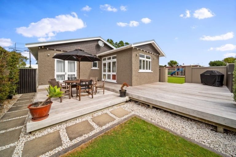 Photo of property in 30 Wallace Place, Westown, New Plymouth, 4310