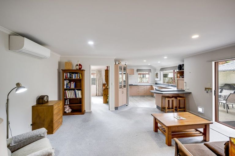 Photo of property in 8 Gresham Place, Taradale, Napier, 4112