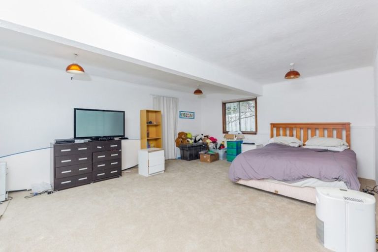 Photo of property in 24 Madison Place, Forrest Hill, Auckland, 0620