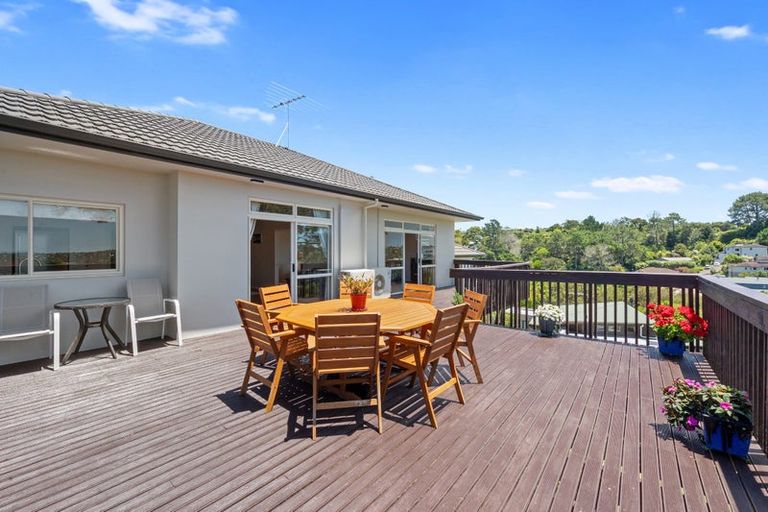 Photo of property in 17 Bushglen Court, Browns Bay, Auckland, 0630