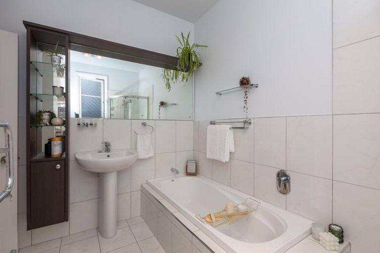 Photo of property in 30 Newry Road, Raumati Beach, Paraparaumu, 5032