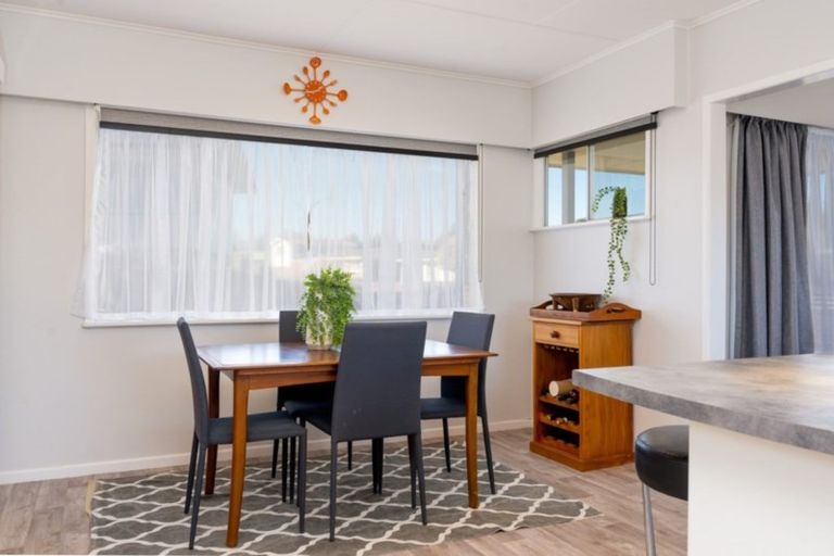 Photo of property in 12 Fairbrother Street, Carterton, 5713