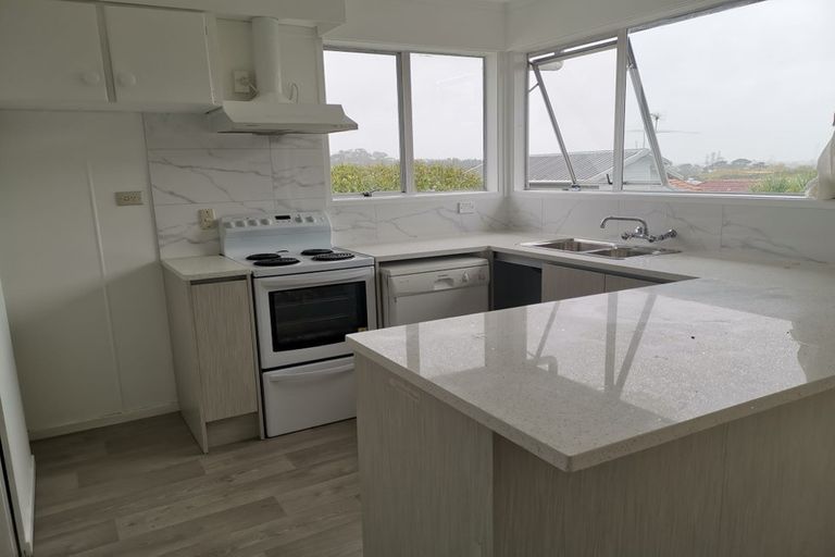 Photo of property in 1/11 Park Avenue, Northcote, Auckland, 0626