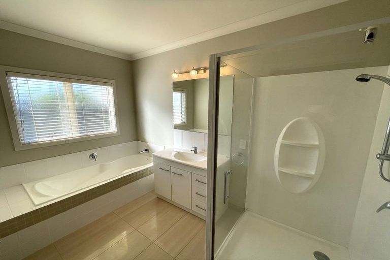 Photo of property in 6 Mana Place, Poraiti, Napier, 4112