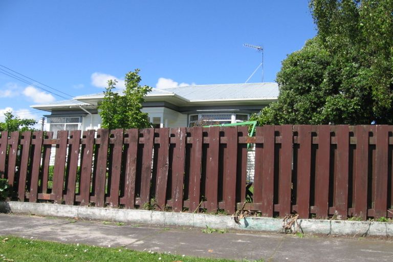 Photo of property in 68 Kenderdine Road, Papatoetoe, Auckland, 2025