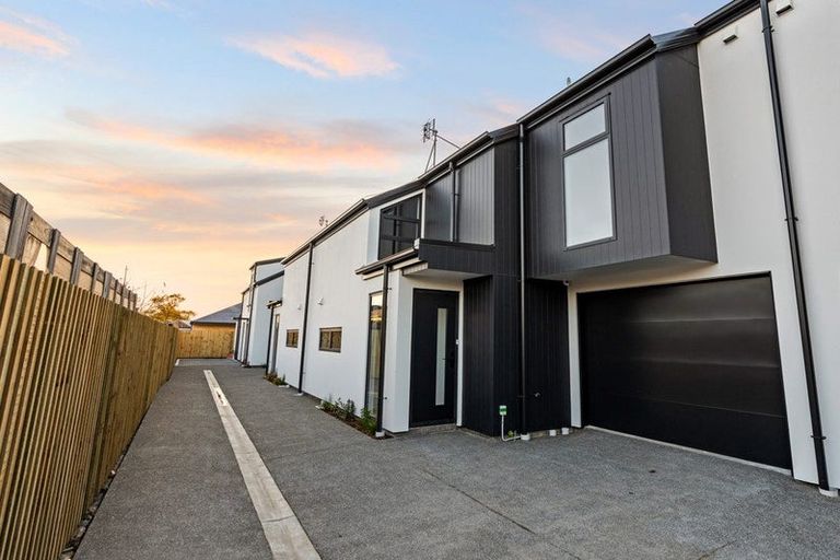 Photo of property in 3/25 Allard Street, Edgeware, Christchurch, 8013