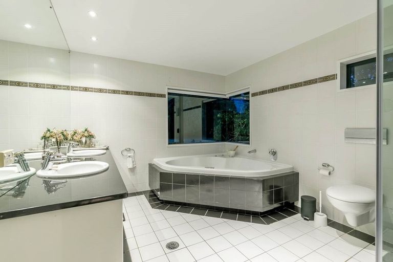 Photo of property in 211 Pine Valley Road, Dairy Flat, Silverdale, 0992