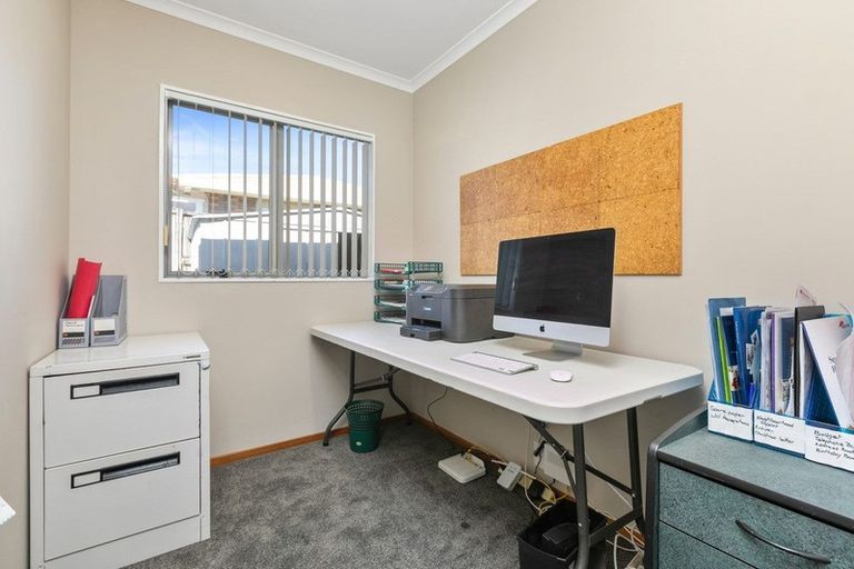 Photo of property in 5 Lucerne Place, Welcome Bay, Tauranga, 3112