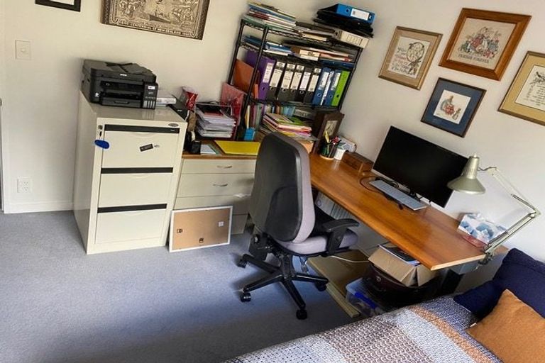 Photo of property in 20 Landsdowne Terrace, Karori, Wellington, 6012