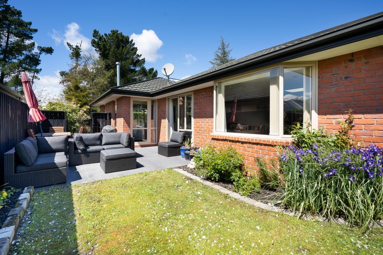 Photo of property in 92 Milns Road, Halswell, Christchurch, 8025