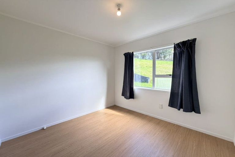 Photo of property in 10 Celeste Place, Totara Vale, Auckland, 0627