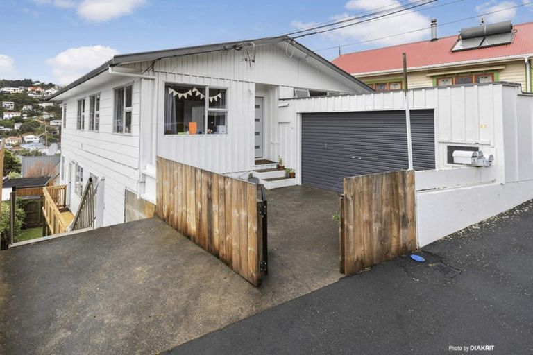 Photo of property in 27 Rhine Street, Island Bay, Wellington, 6023