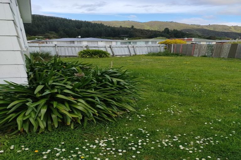 Photo of property in 1 Weymouth Grove, Wainuiomata, Lower Hutt, 5014