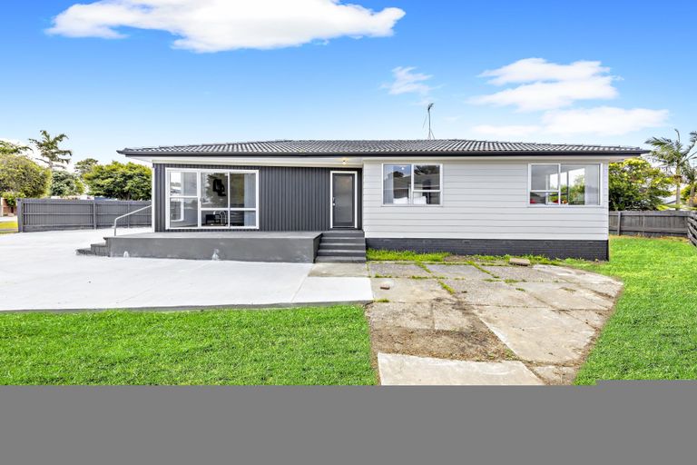 Photo of property in 13 Ewbank Place, Manurewa, Auckland, 2102