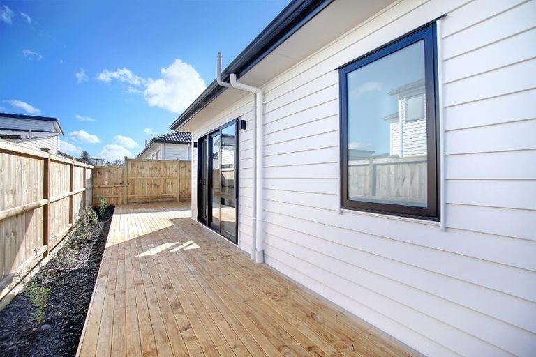 Photo of property in 10 Lusitano Drive, Karaka, Papakura, 2113