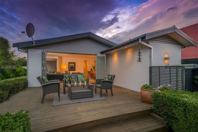 Photo of property in 23 Celia Street, Redcliffs, Christchurch, 8081