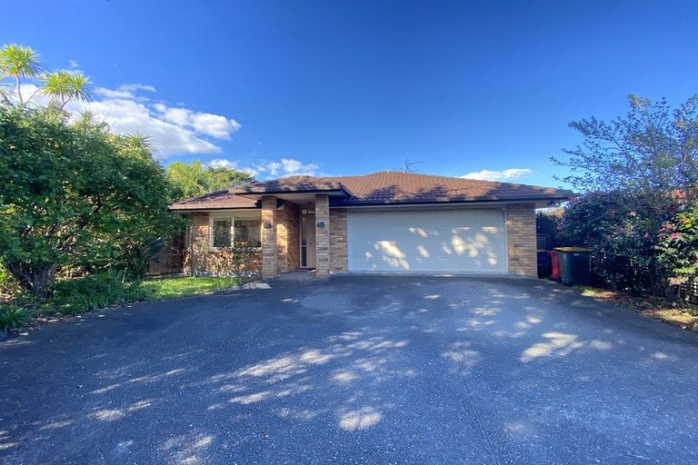 Photo of property in 6e Clearwater Cove, West Harbour, Auckland, 0618