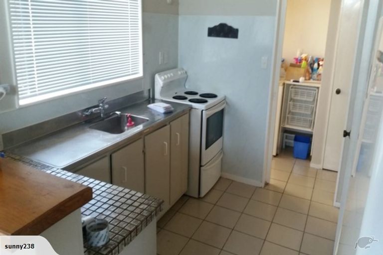 Photo of property in 1/20 Halldene Terrace, Red Beach, 0932