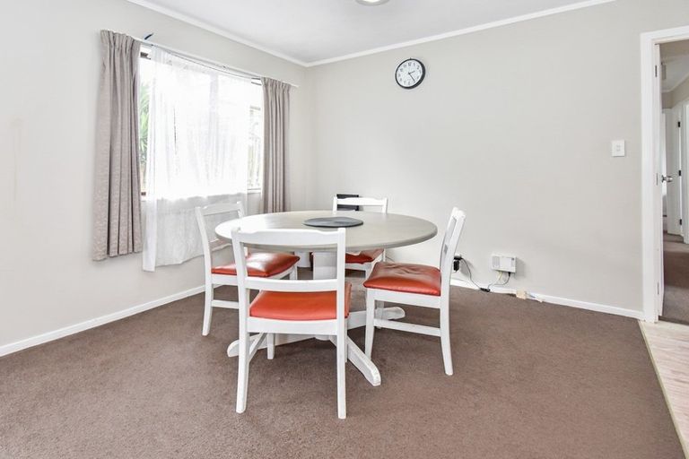 Photo of property in 2/13 Everglade Drive, Goodwood Heights, Auckland, 2105