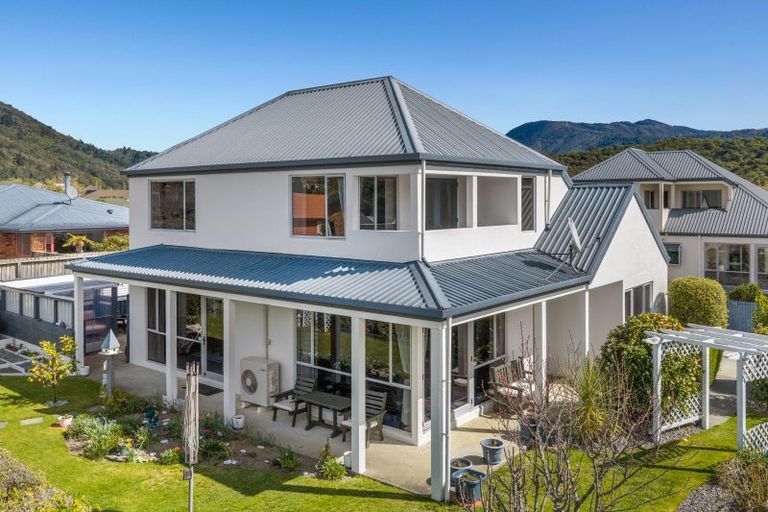Photo of property in 26 Ranui Street, Waikawa, Picton, 7220