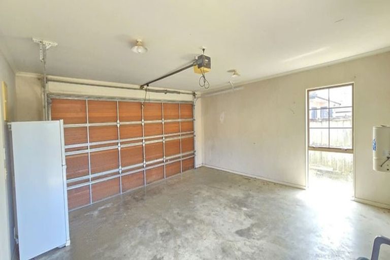 Photo of property in 12 Glanmire Place, Flat Bush, Auckland, 2016