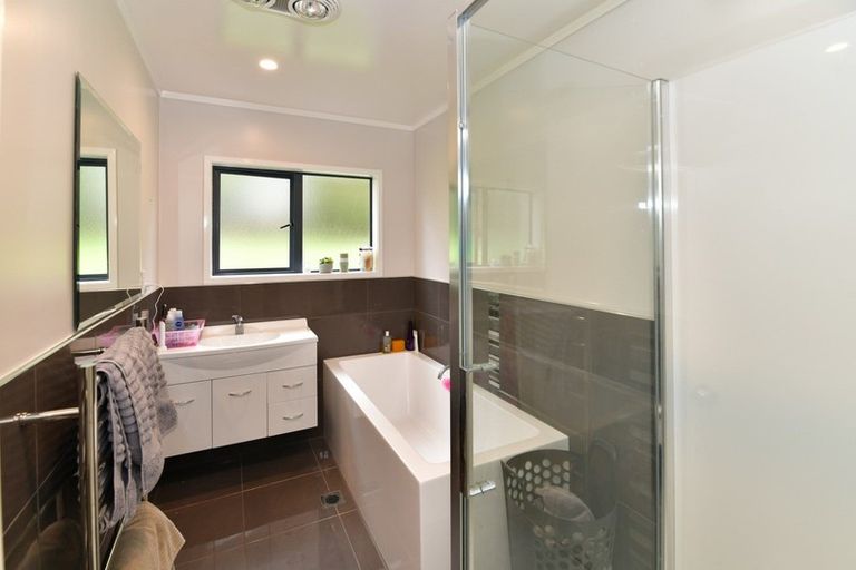 Photo of property in 24 Coralsea Way, Arkles Bay, Whangaparaoa, 0932