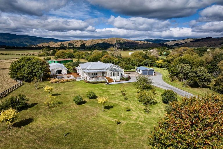 Photo of property in 108 Arcus Road, Te Horo, Otaki, 5582