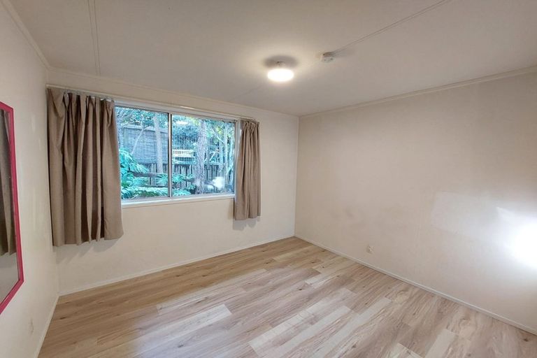 Photo of property in 22 Korotaha Terrace, Rothesay Bay, Auckland, 0630