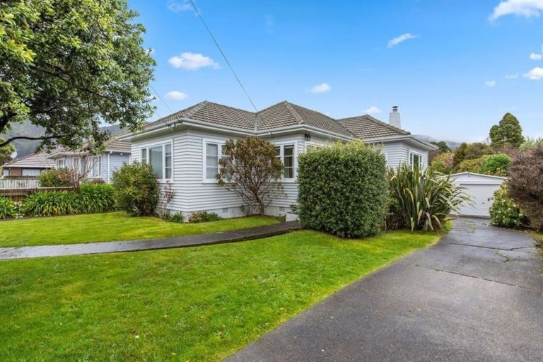 Photo of property in 40 Porutu Street, Fairfield, Lower Hutt, 5011