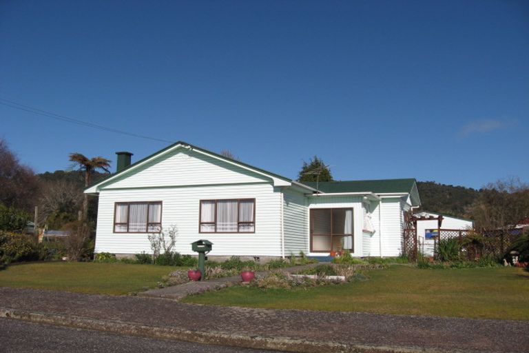 Photo of property in 17 Monteith Street, Ross, 7812