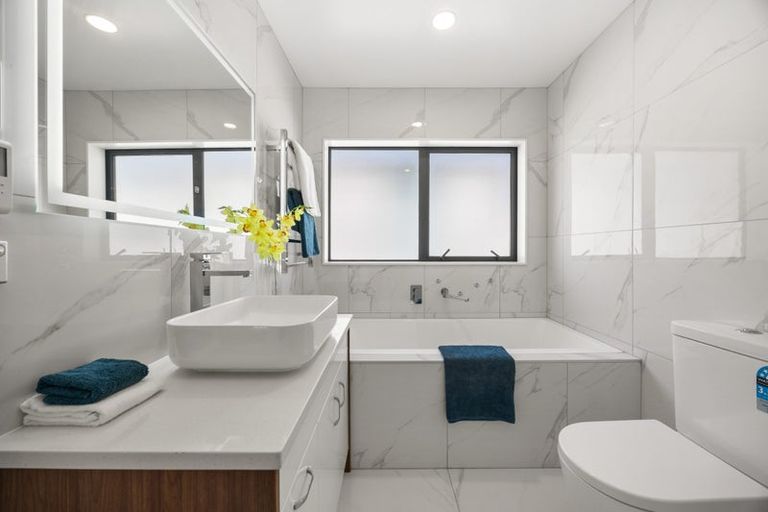 Photo of property in 67 Drumbuoy Drive, Flat Bush, Auckland, 2019