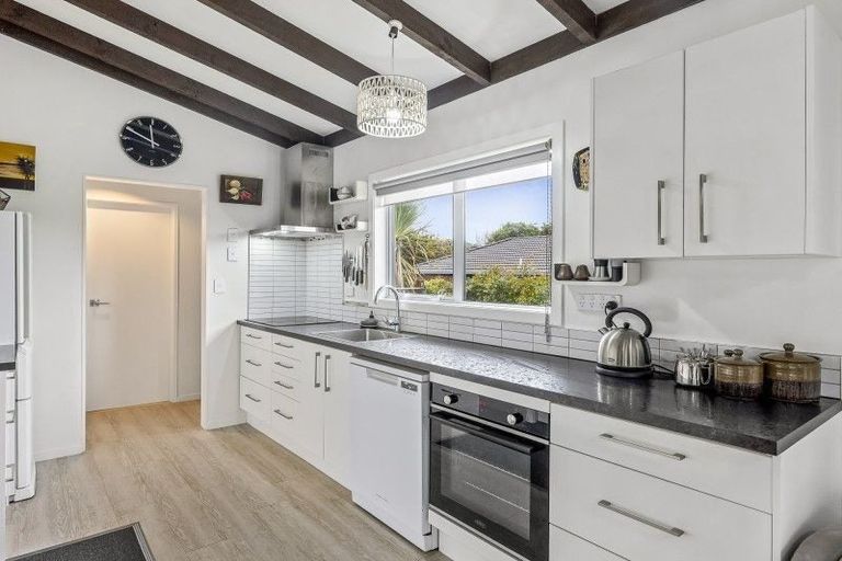 Photo of property in 497b Te Moana Road, Waikanae, 5036