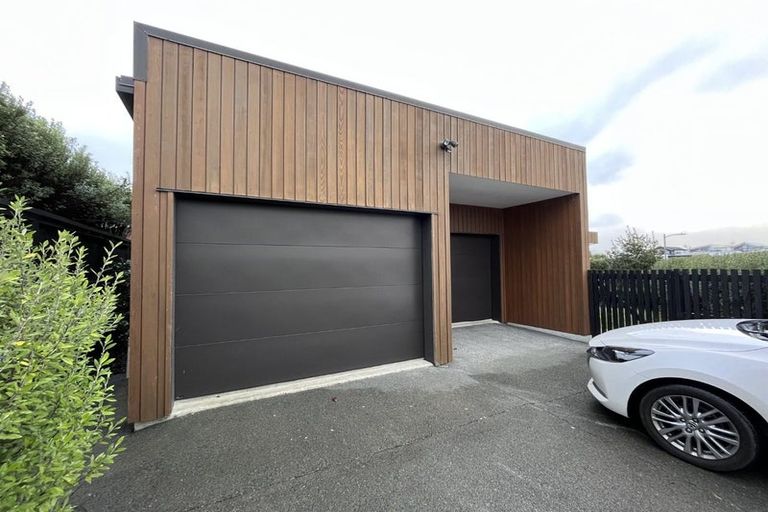 Photo of property in 2 Parachute Crescent, Papakura, 2110